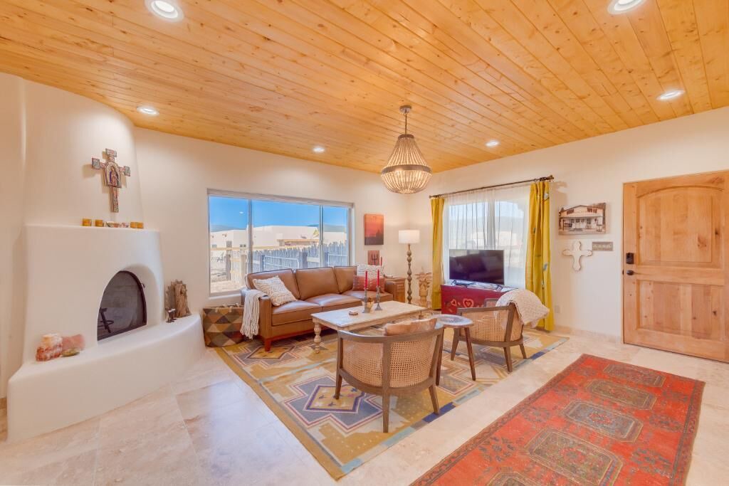 Photo of Livingroom in Taos