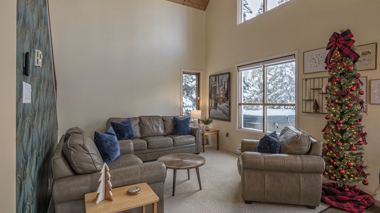 Photo of Livingroom in Silver Star Mountain