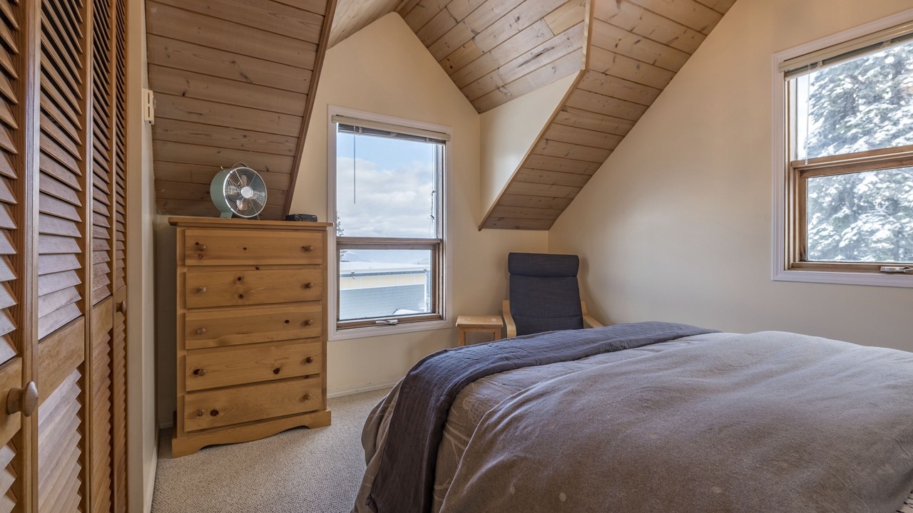 Photo of Bedroom in Silver Star Mountain
