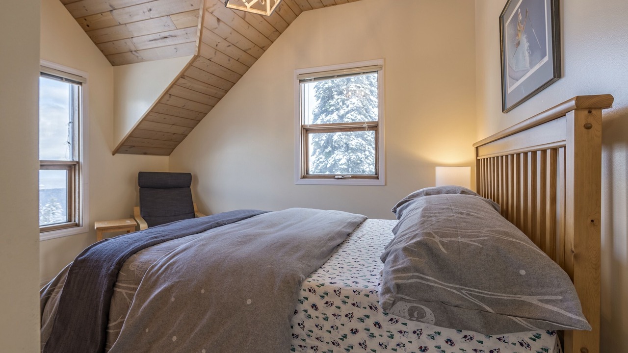 Photo of Bedroom in Silver Star Mountain
