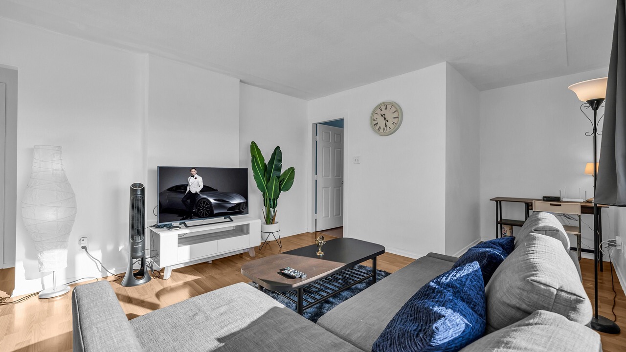 Photo of Livingroom in Marpole