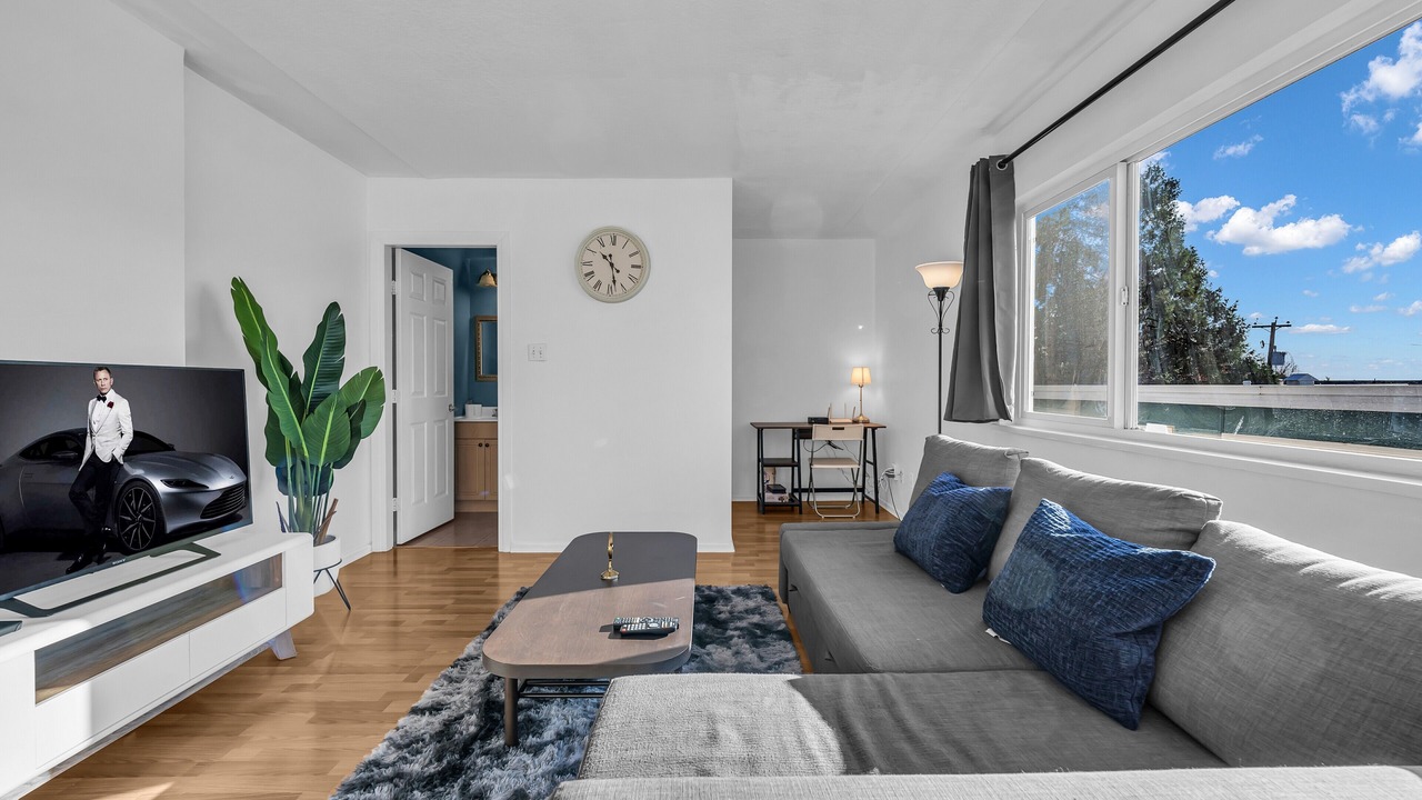 Photo of Livingroom in Marpole