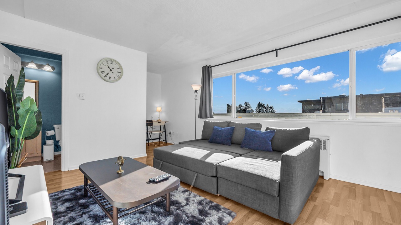 Photo of Livingroom in Marpole