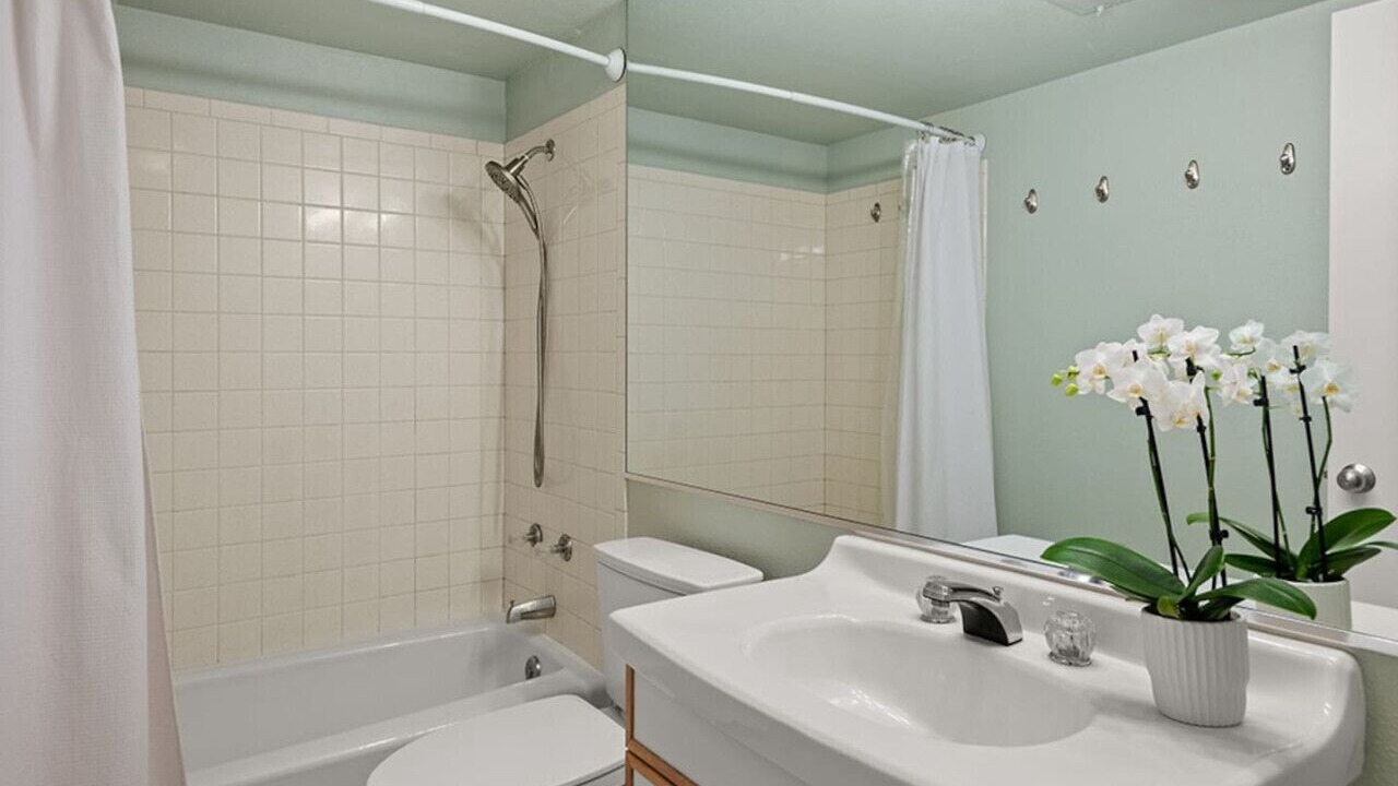Photo of Bathroom in Basalt