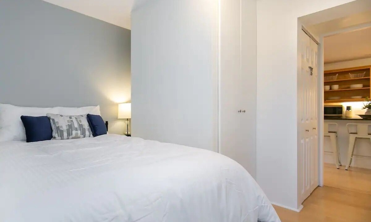 Photo of Bedroom in Colwood