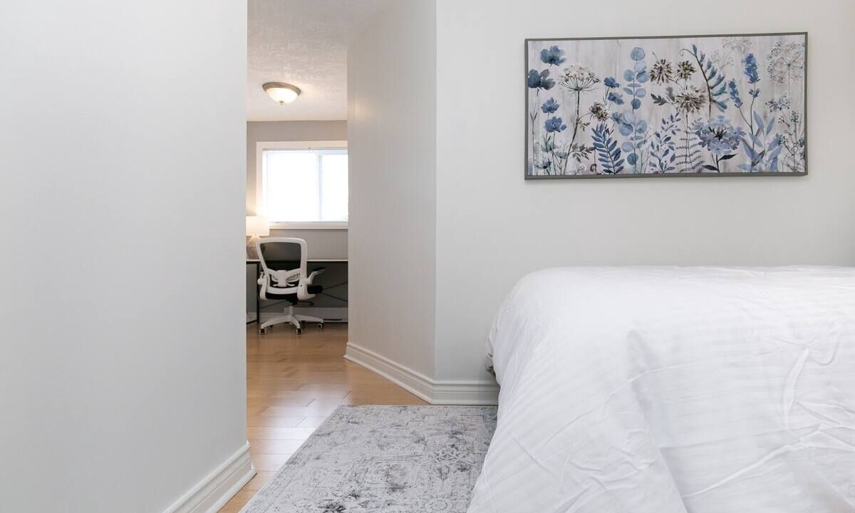 Photo of Bedroom in Colwood