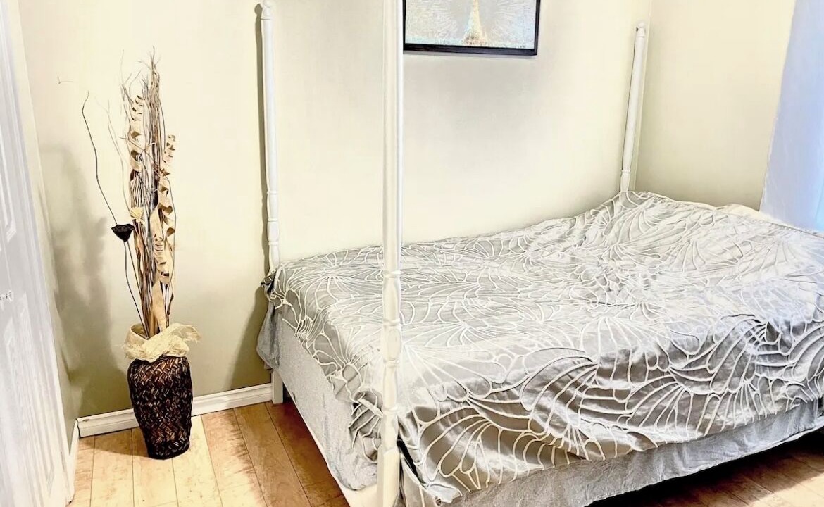 Photo of Bedroom in Saskatoon Downtown