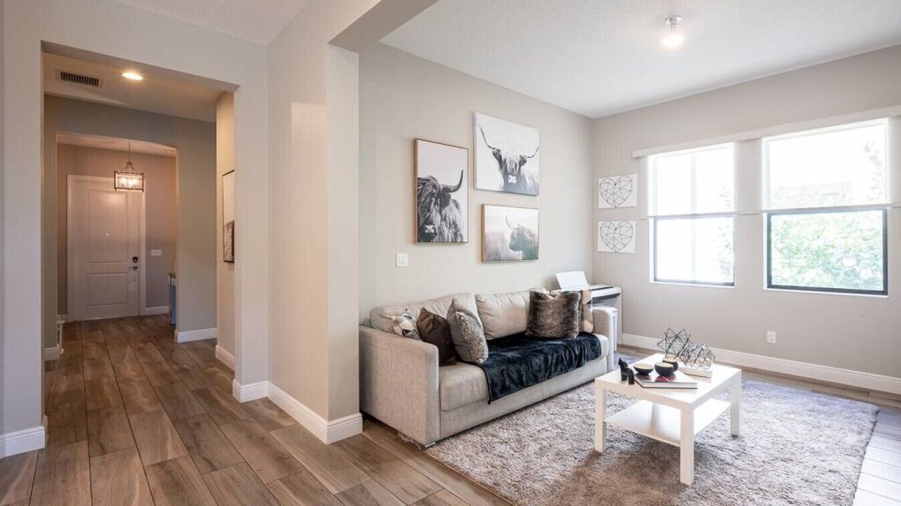 Photo of Livingroom in Parkland