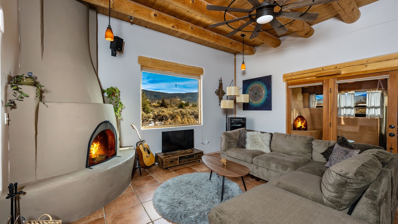 Photo of Livingroom in Taos