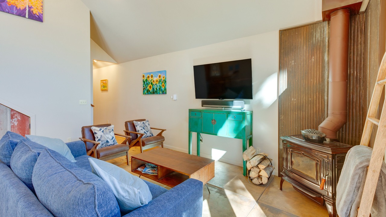 Photo of Livingroom in Taos