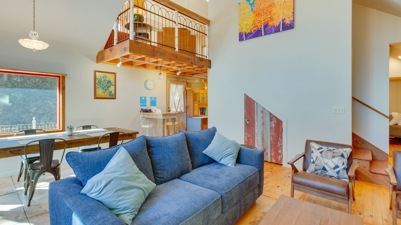 Photo of Livingroom in Taos