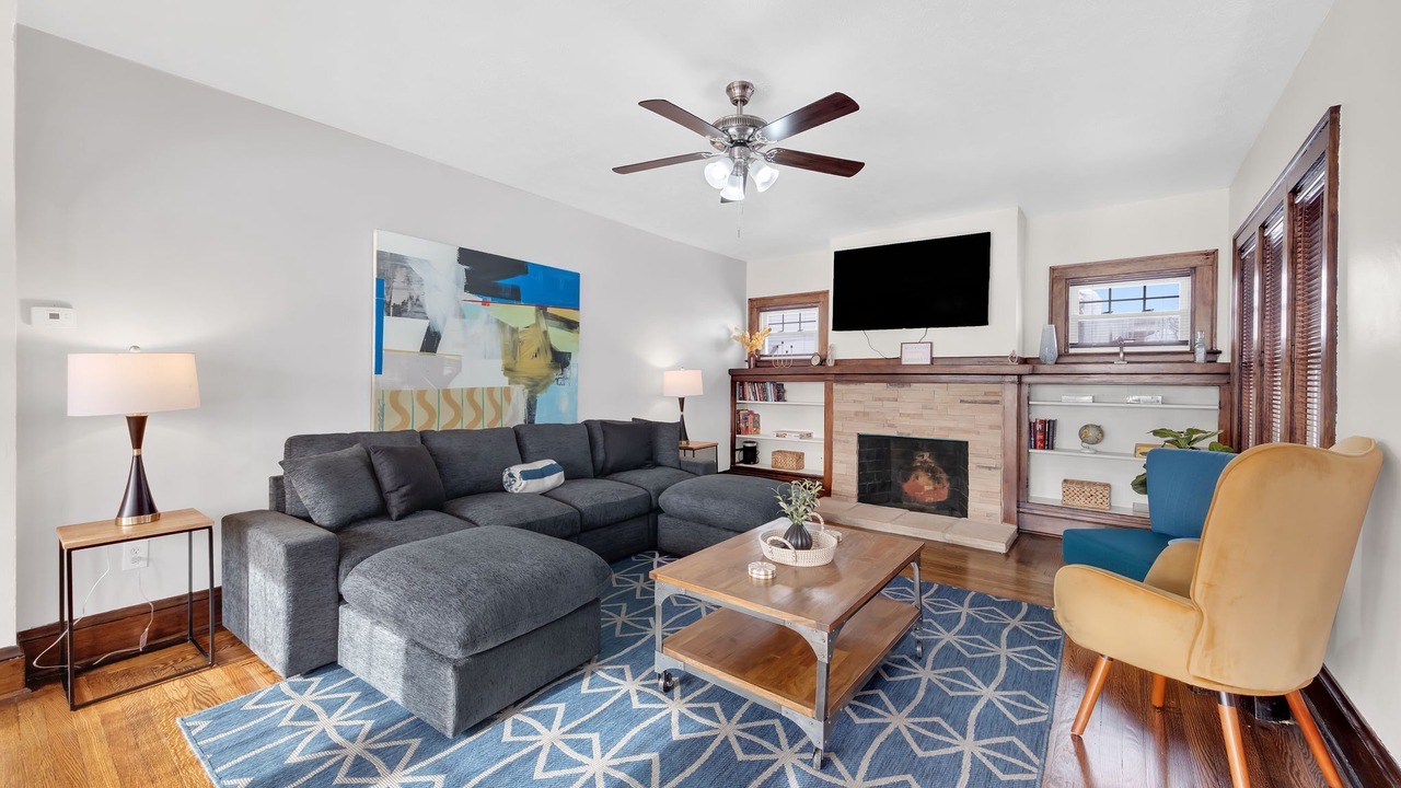 Photo of Livingroom in East Cleveland
