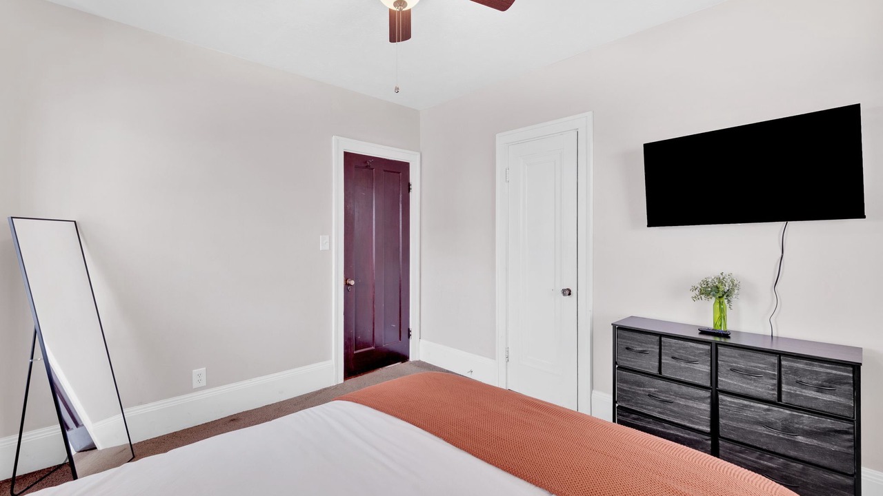 Photo of Bedroom in East Cleveland