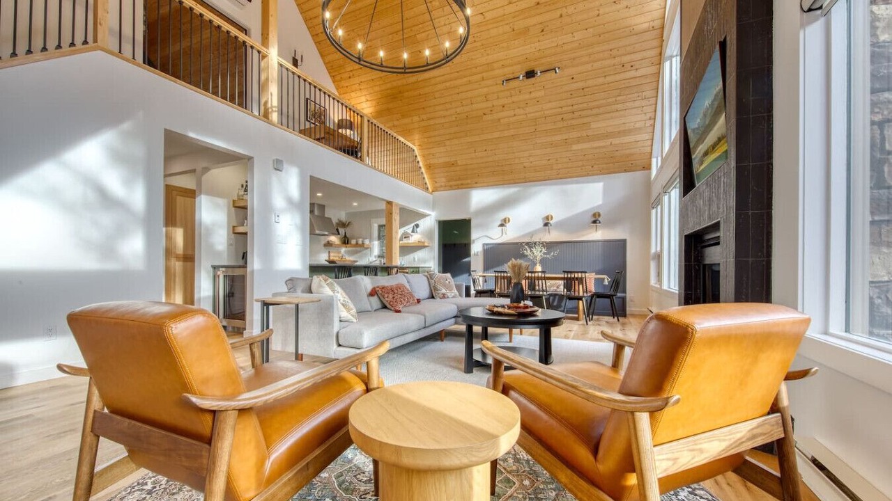 Photo of Livingroom in East Kootenay