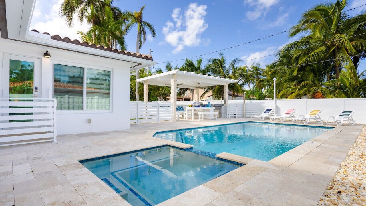 Photo of Outdoor in Hollywood Lakes