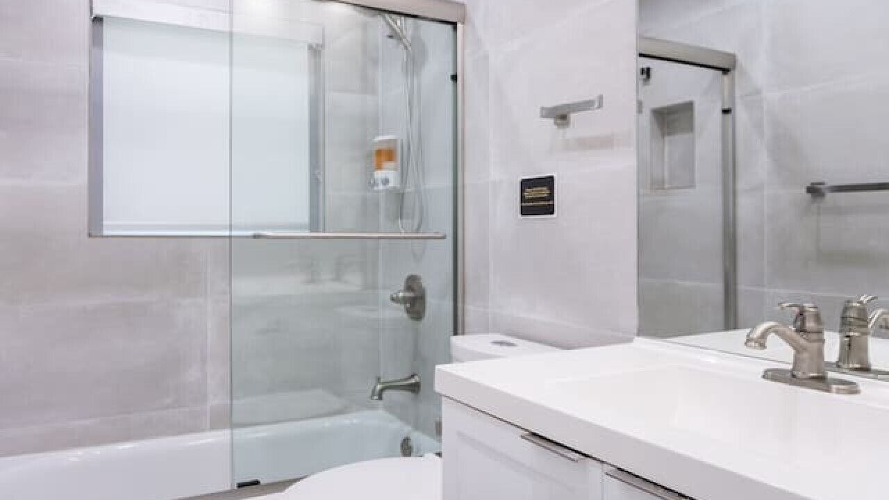 Photo of Bathroom in Hollywood Lakes