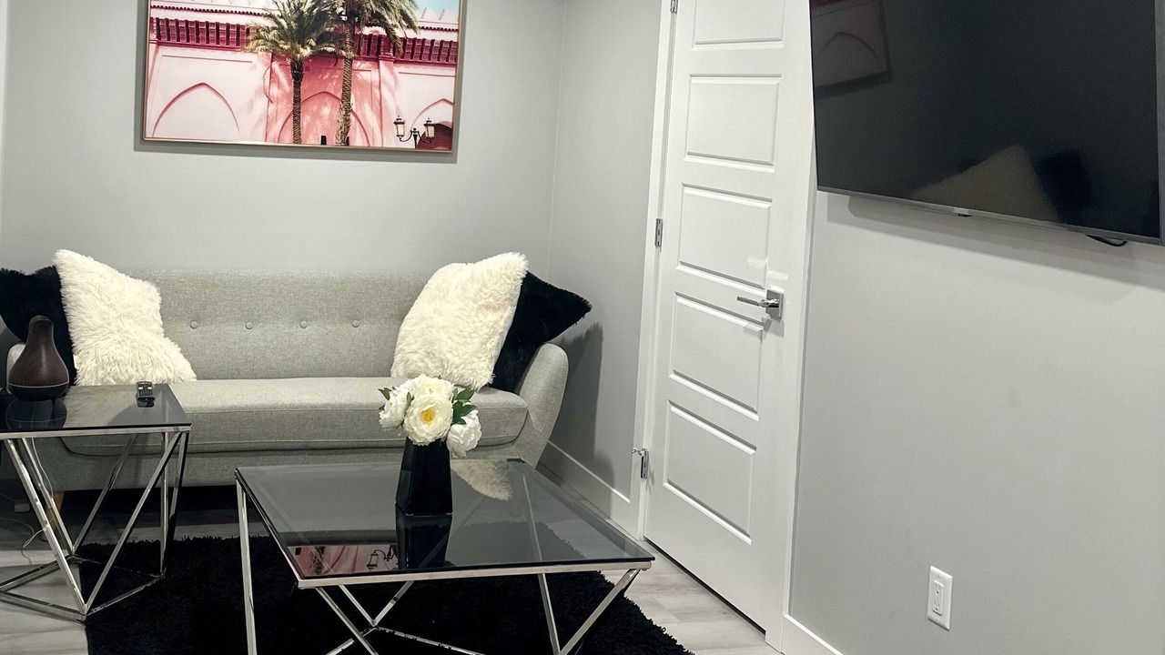 Photo of Livingroom in Leduc