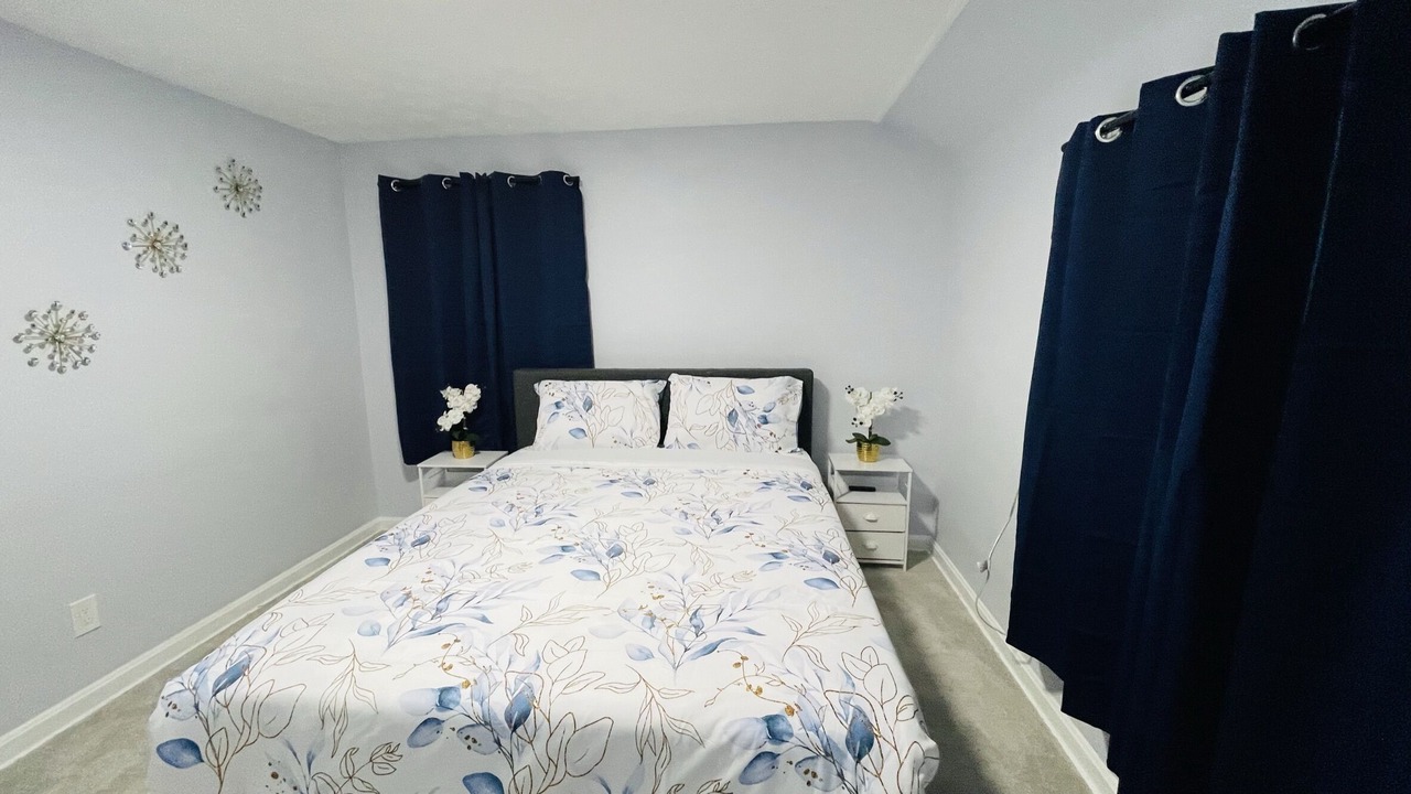 Photo of Bedroom in Maple Heights