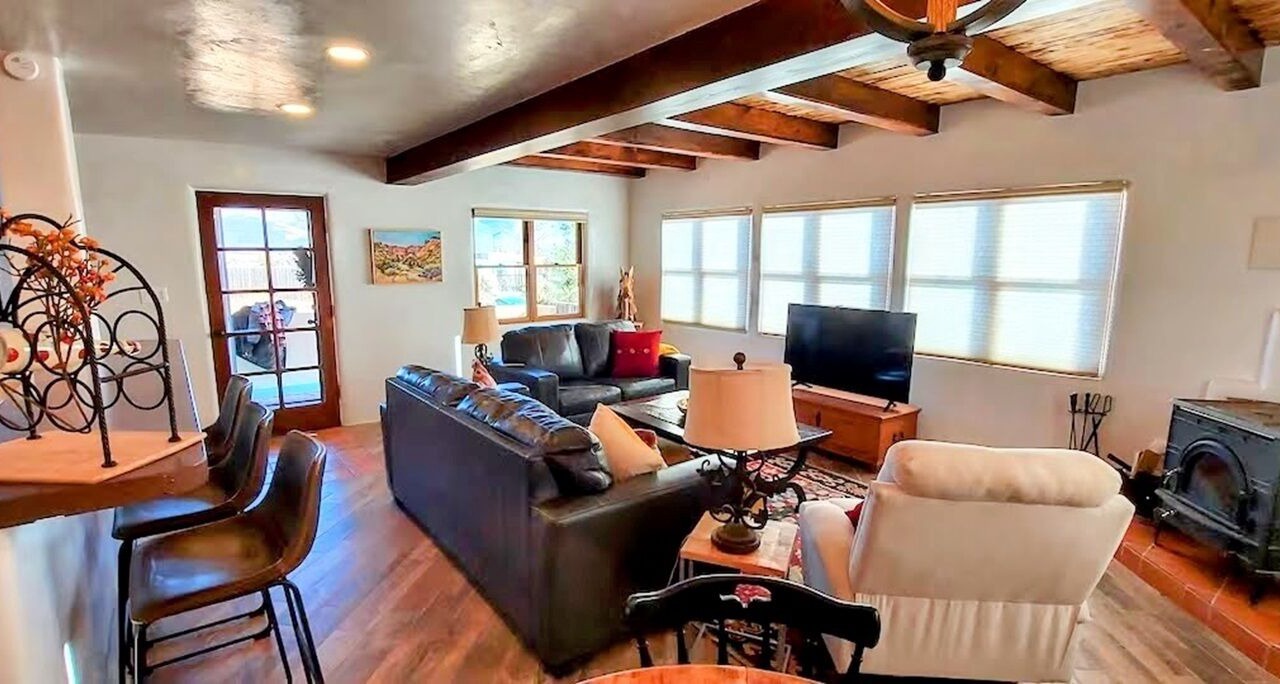 Photo of Livingroom in Taos