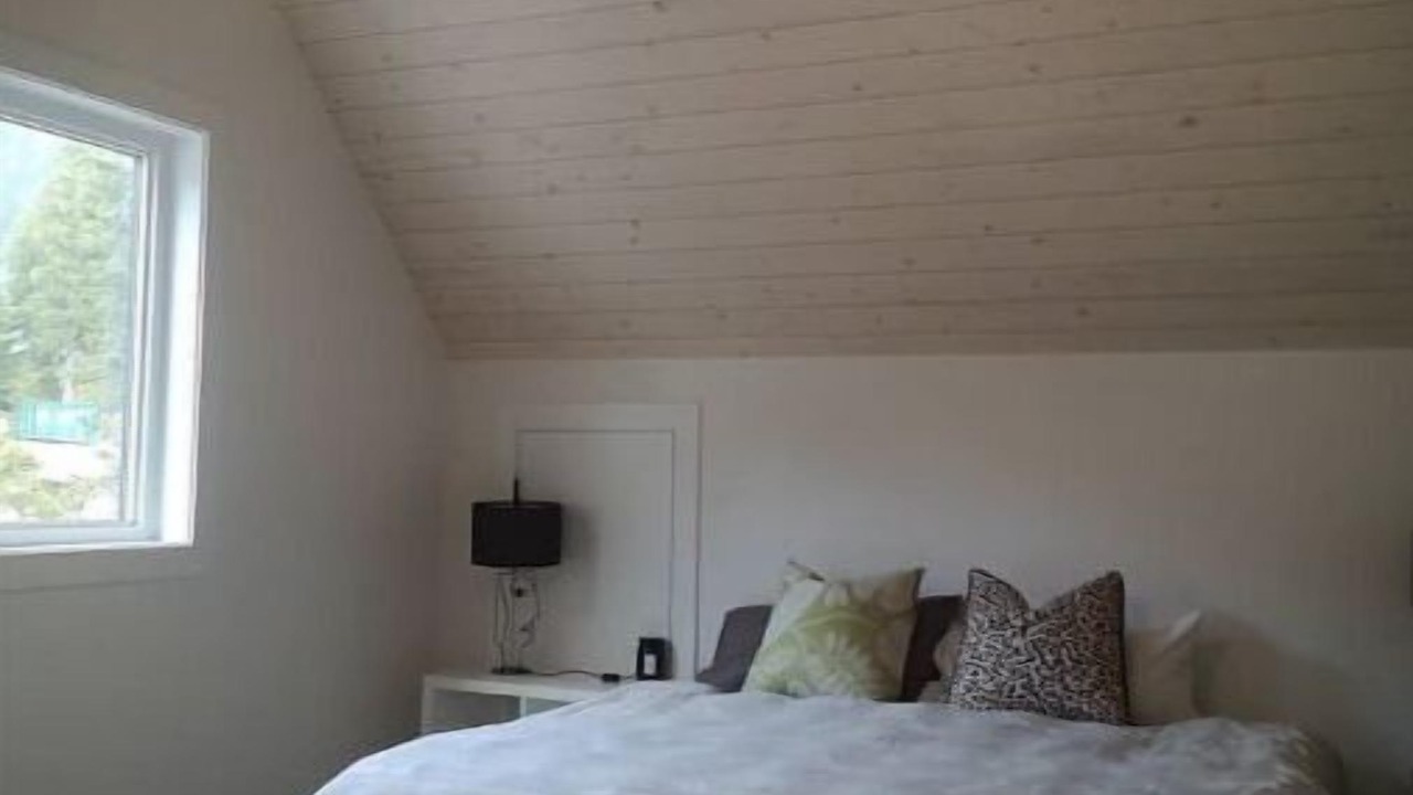 Photo of Bedroom in Hemlock Valley