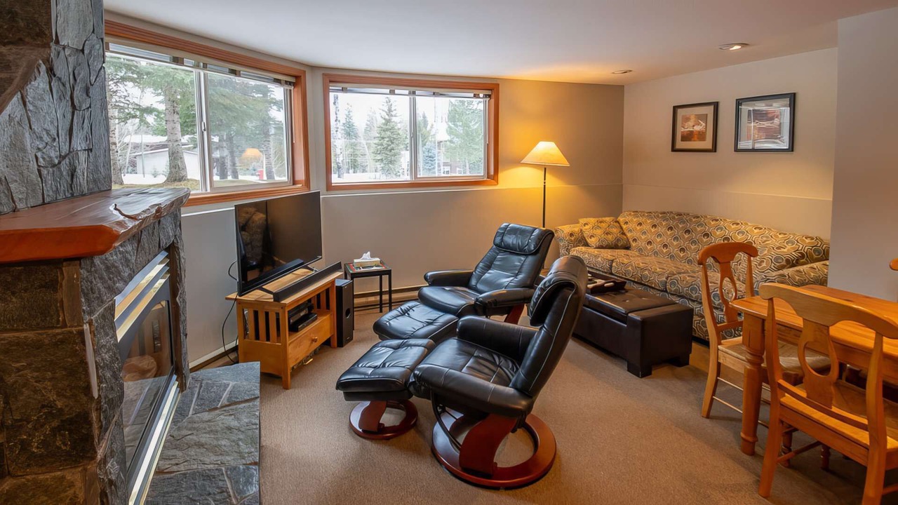 Photo of Livingroom in East Kootenay