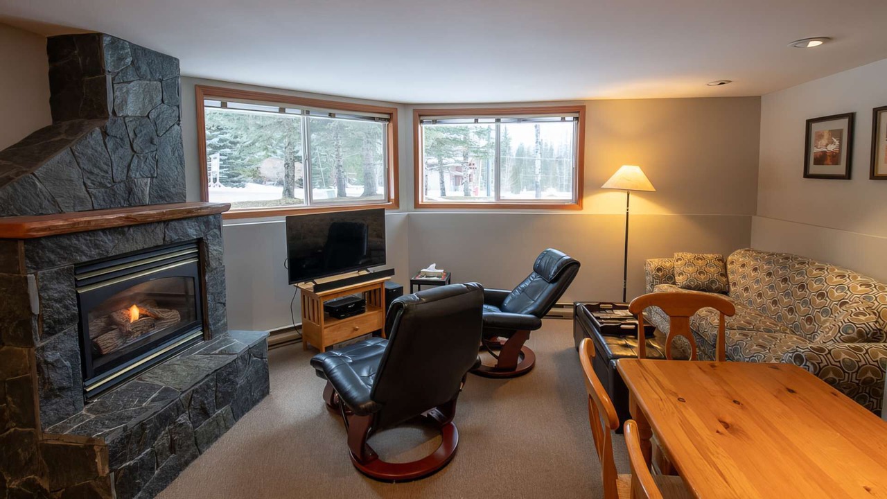 Photo of Livingroom in East Kootenay