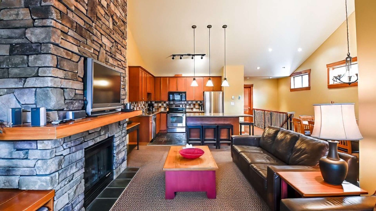 Photo of Livingroom in East Kootenay