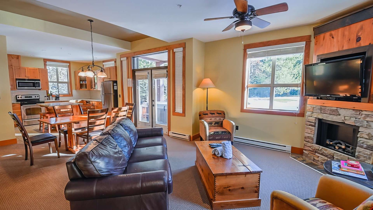 Photo of Livingroom in East Kootenay