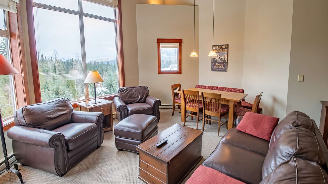 Photo of Livingroom in East Kootenay