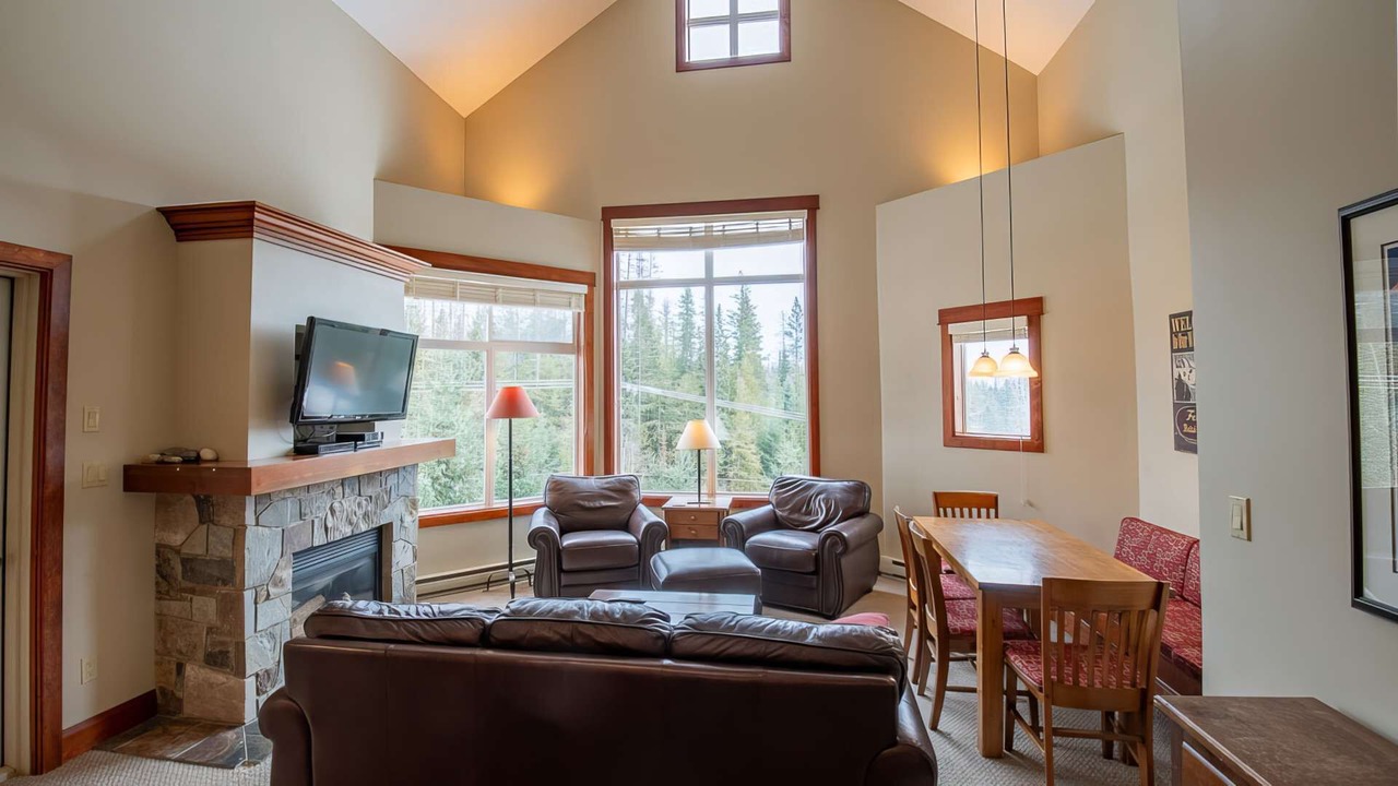 Photo of Livingroom in East Kootenay