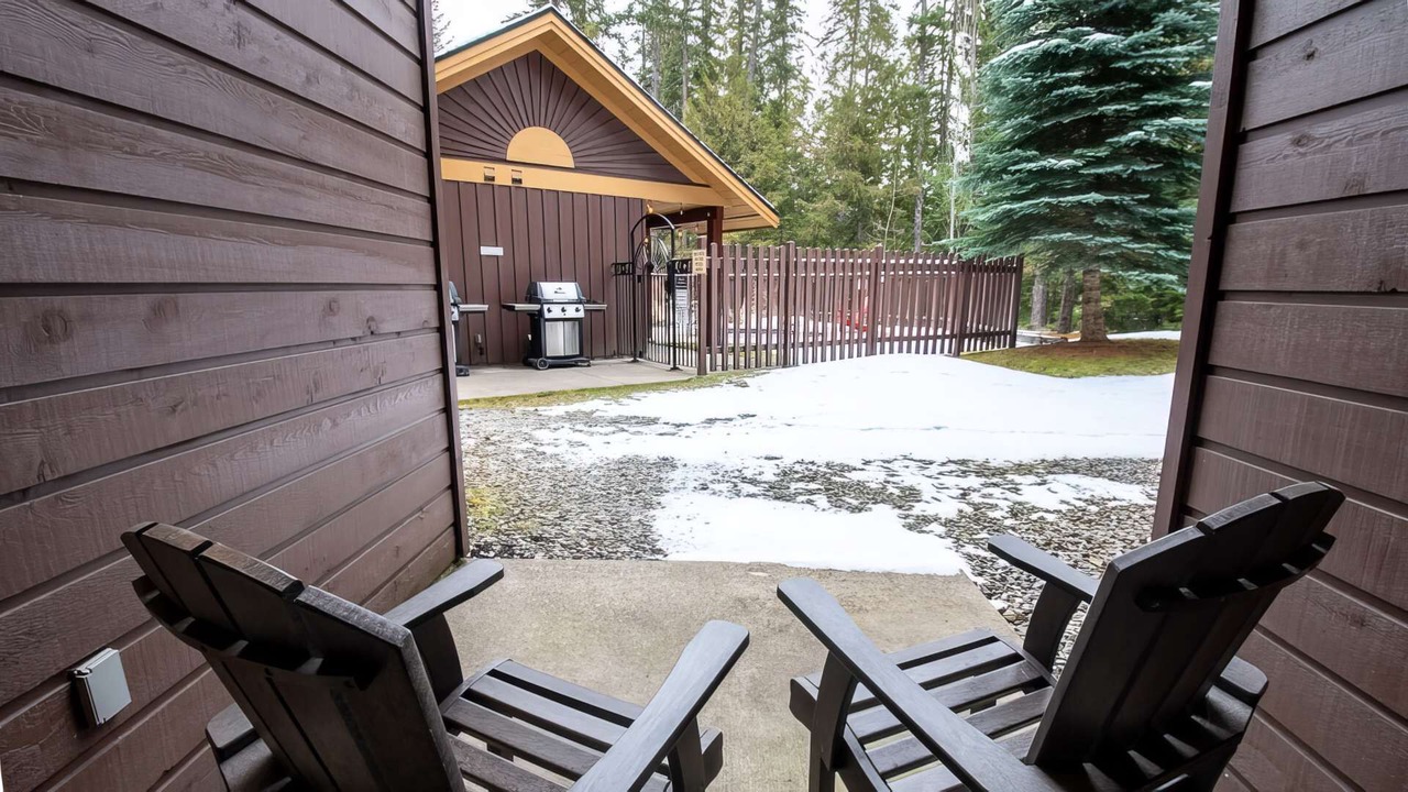 Photo of Patio Balcony in East Kootenay