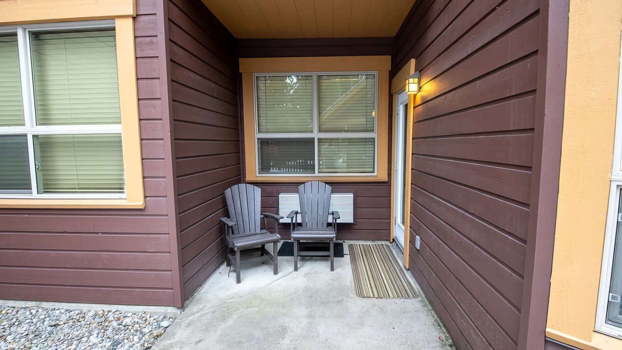 Photo of Patio Balcony in East Kootenay
