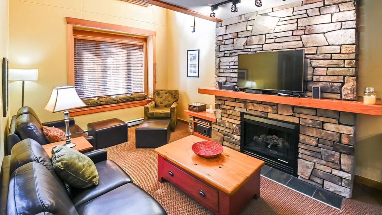 Photo of Livingroom in East Kootenay