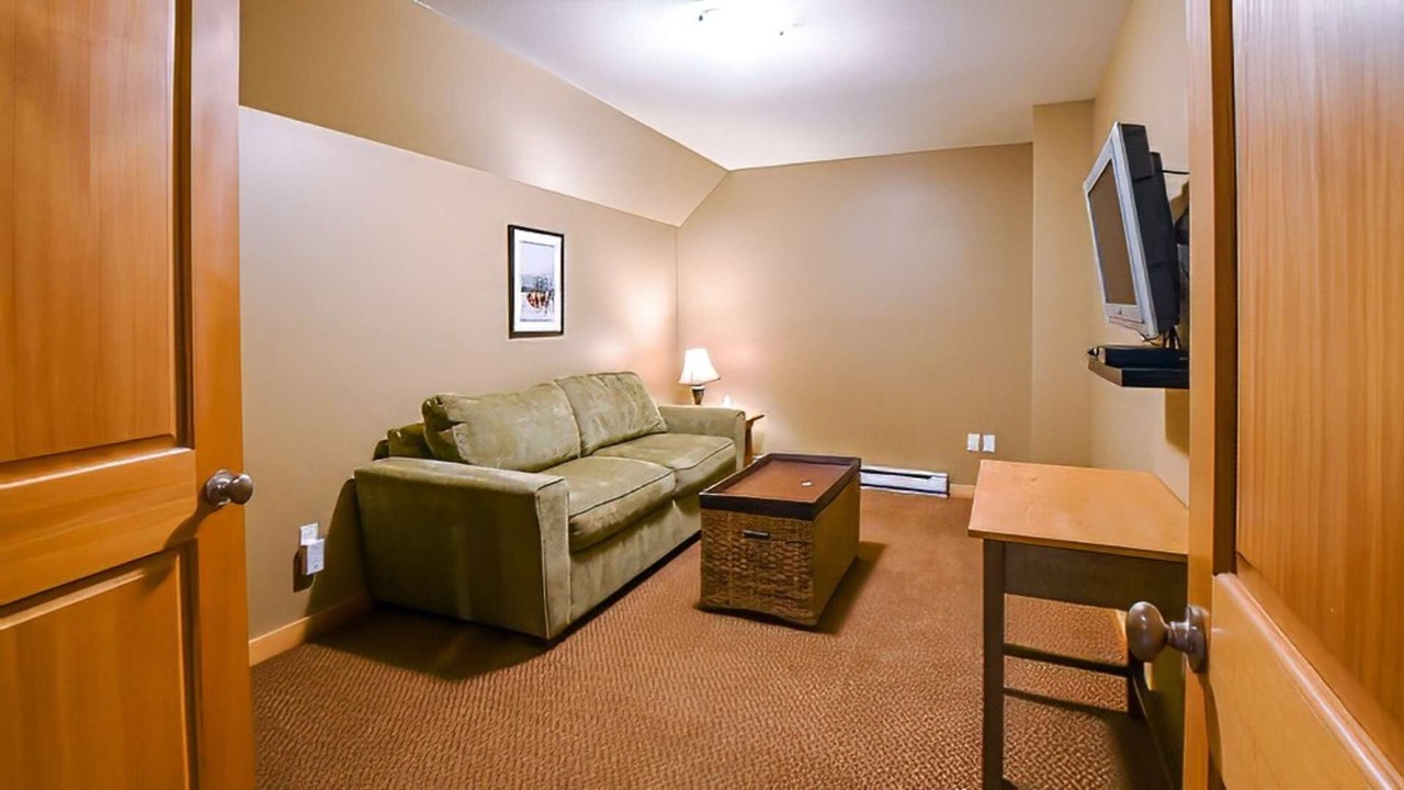 Photo of Livingroom in East Kootenay