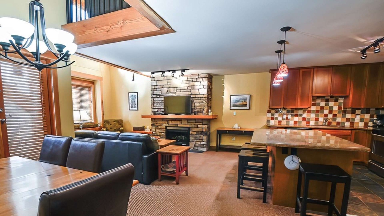 Photo of Livingroom in East Kootenay