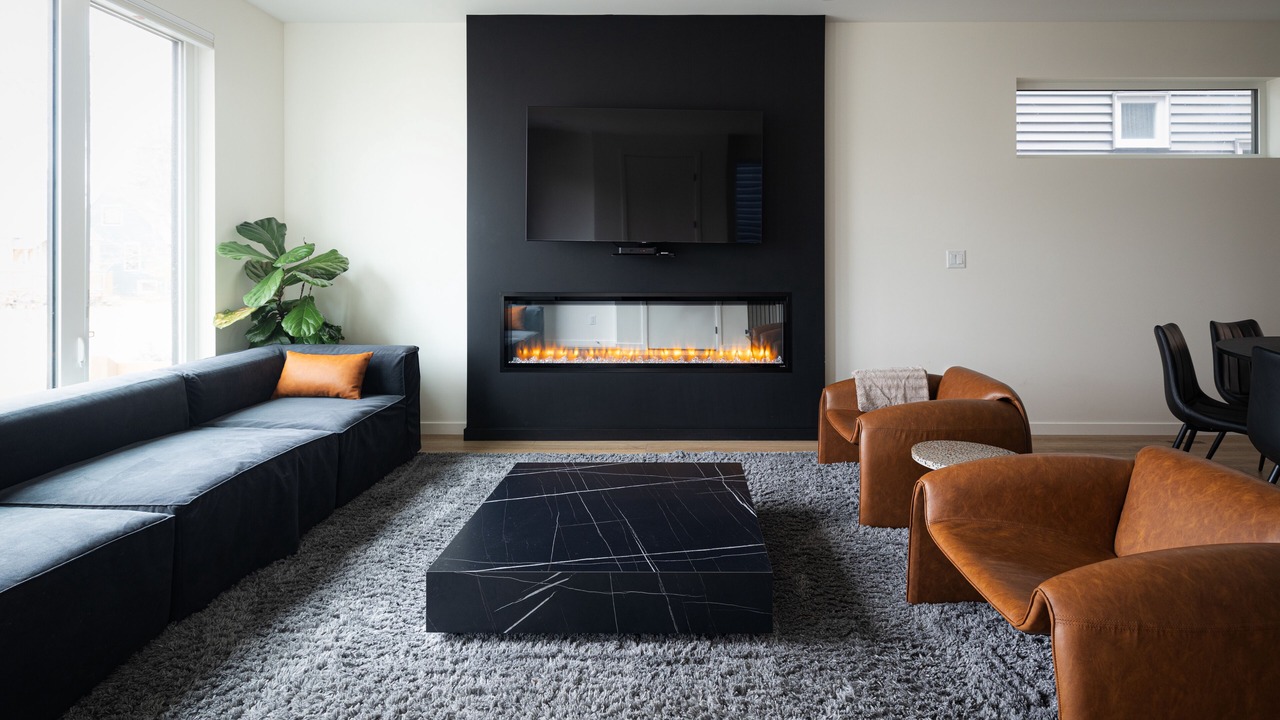 Photo of Livingroom in Southeast Edmonton