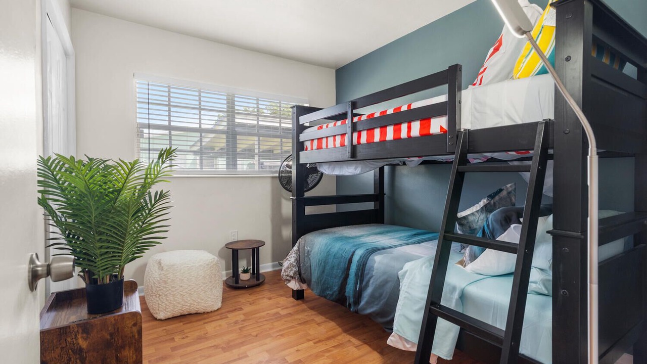 Photo of Bedroom in Miami Gardens