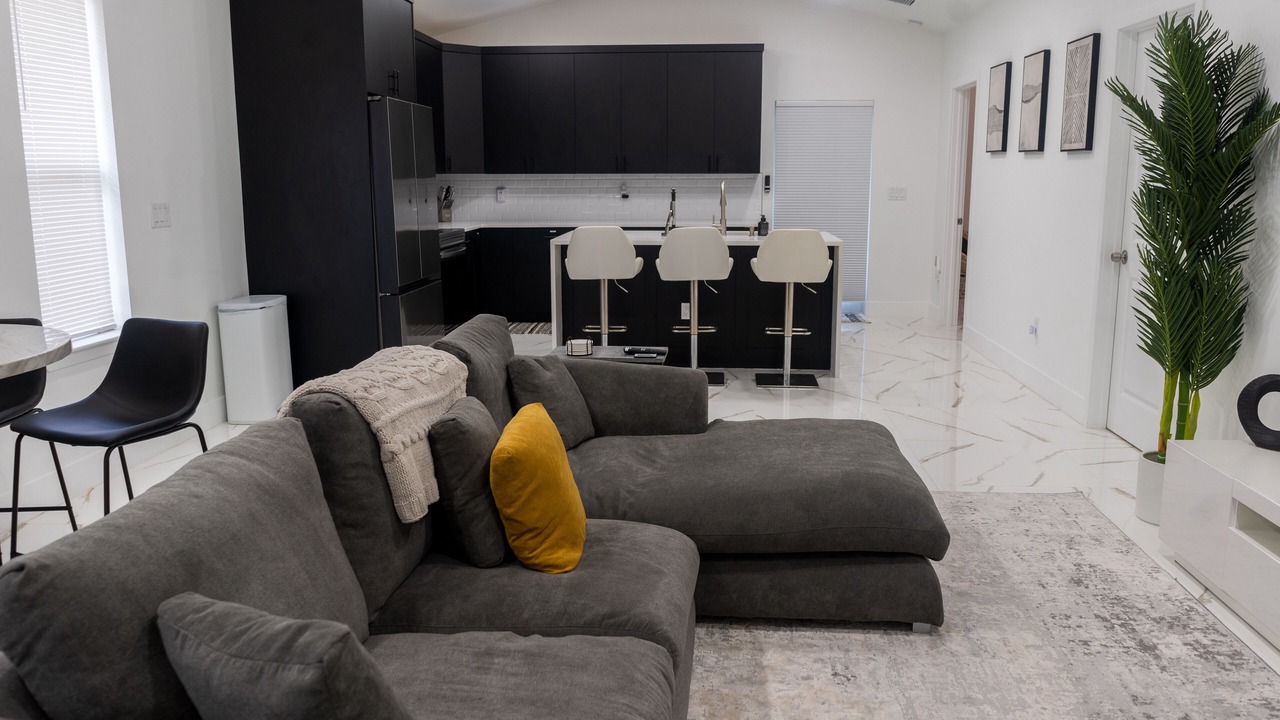 Photo of Livingroom in Old Northwood Historic District