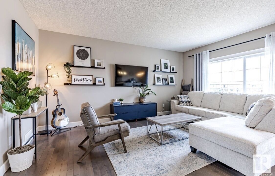 Photo of Livingroom in Southeast Edmonton