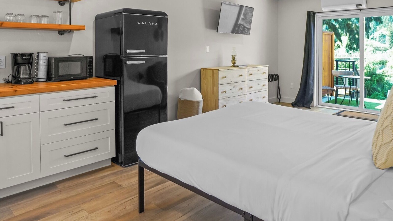 Photo of Bedroom in Lake Cowichan