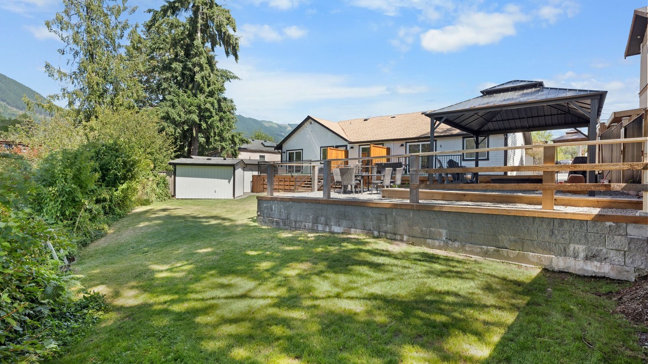 Photo of Patio Balcony in Lake Cowichan