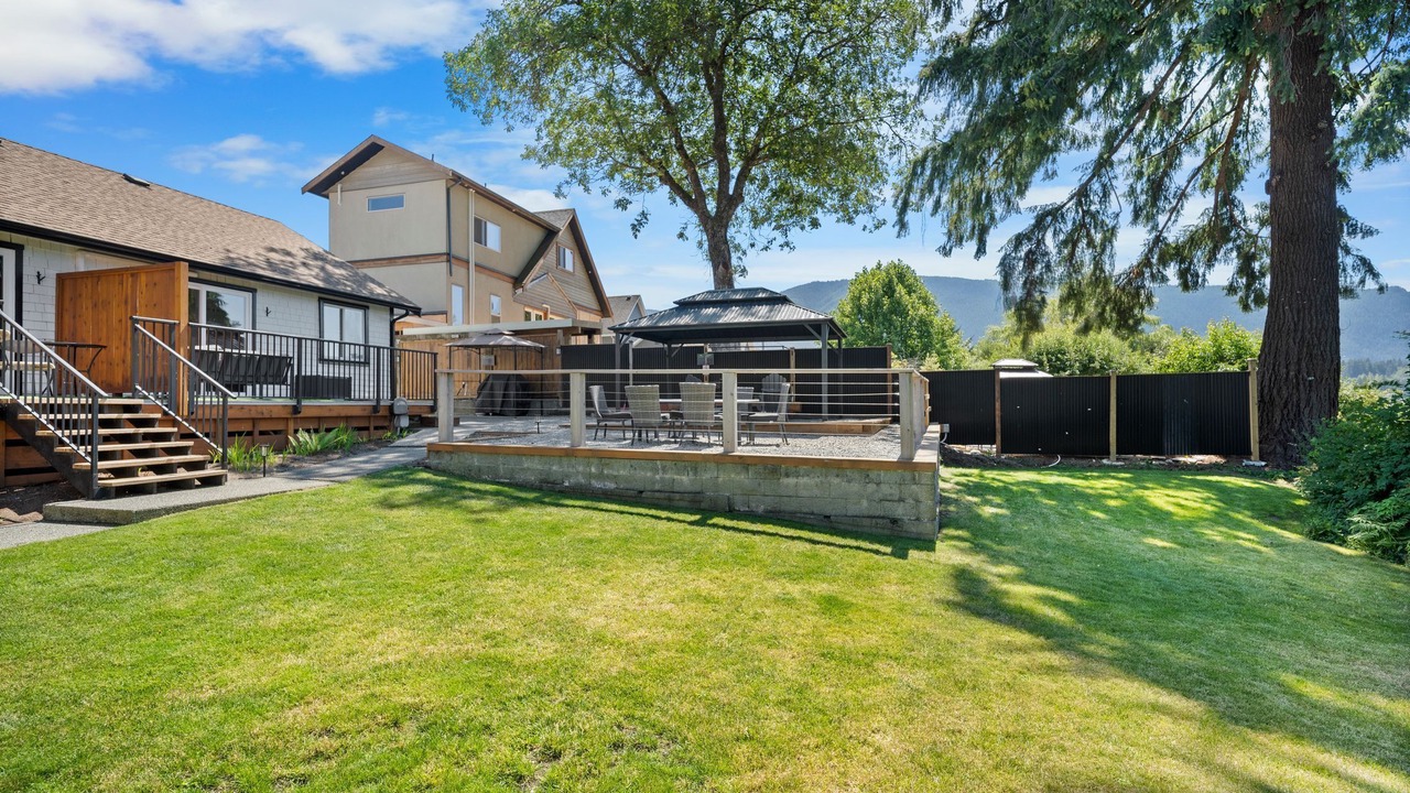 Photo of Patio Balcony in Lake Cowichan