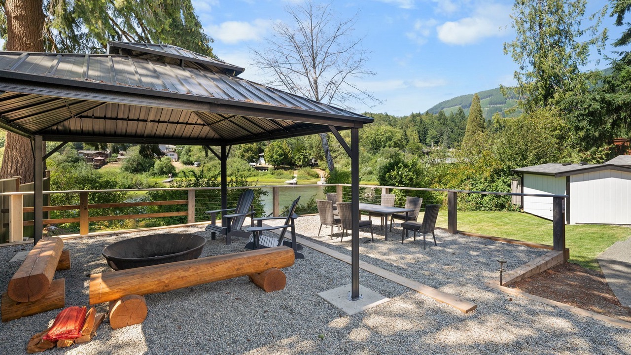 Photo of Outdoor in Lake Cowichan