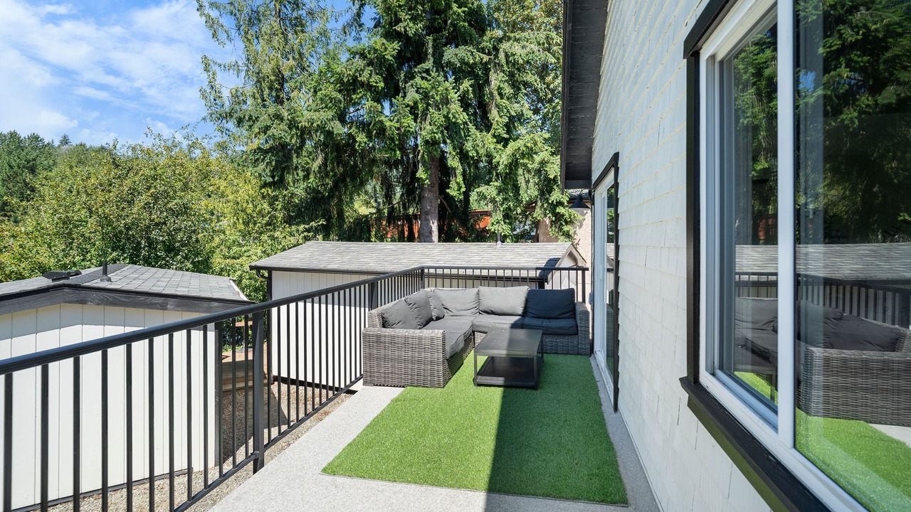 Photo of Patio Balcony in Lake Cowichan
