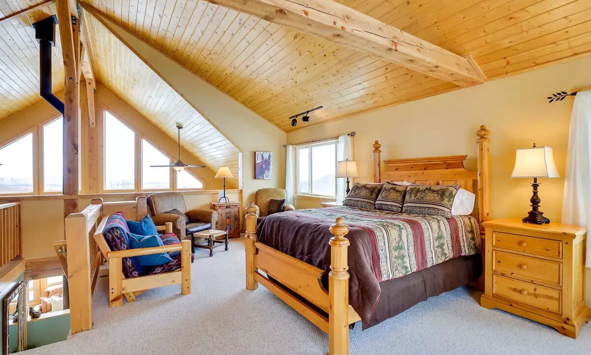 Photo of Bedroom in Warm Springs