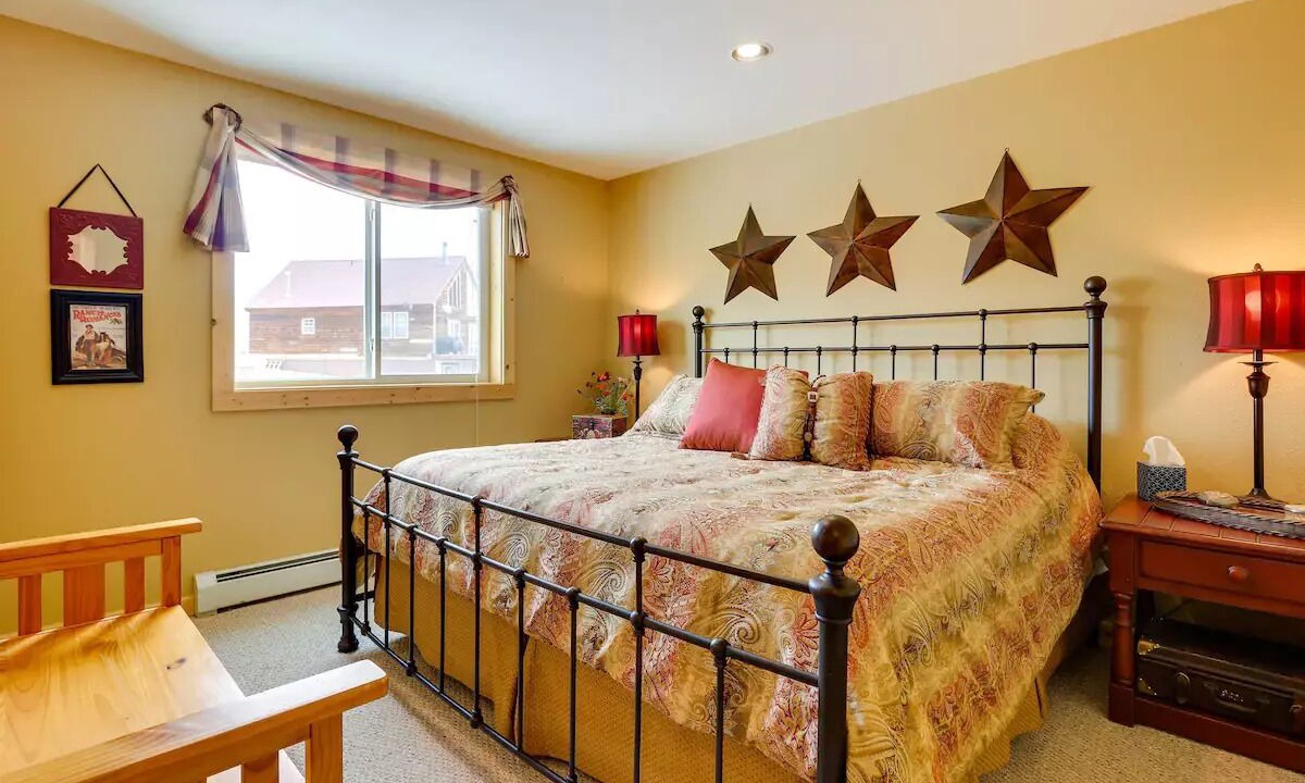 Photo of Bedroom in Warm Springs