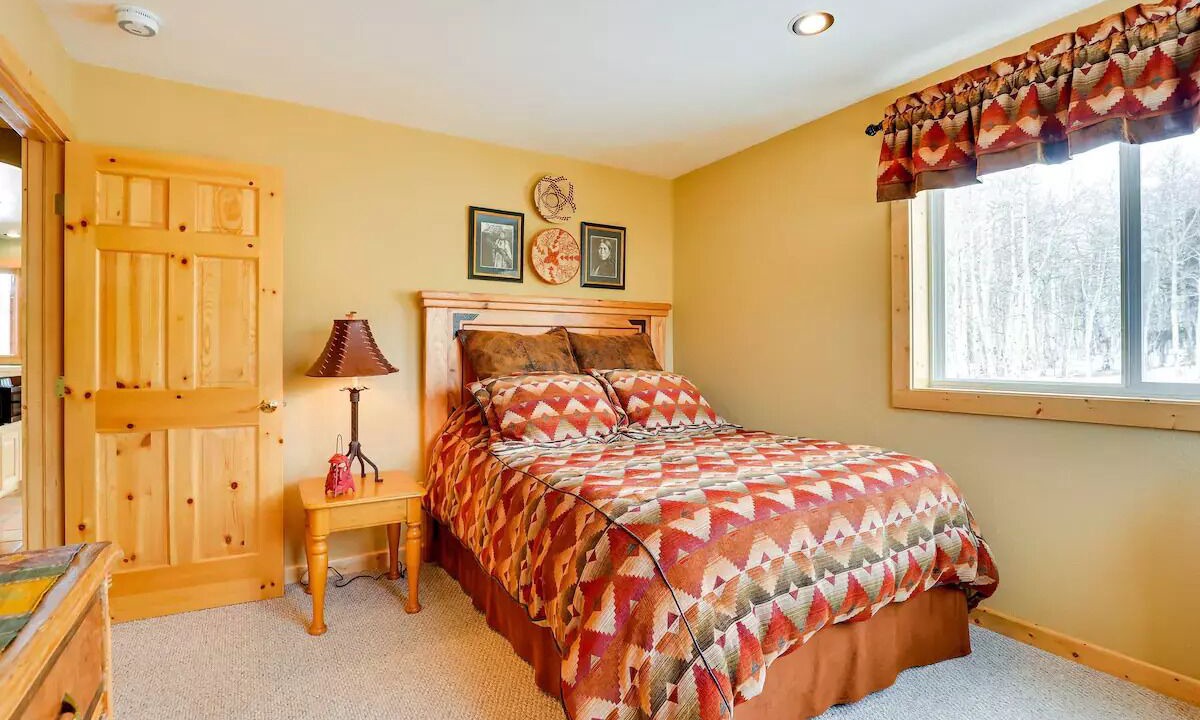 Photo of Bedroom in Warm Springs