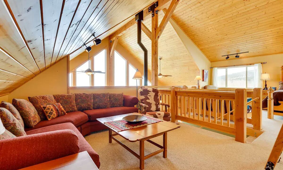Photo of Livingroom in Warm Springs