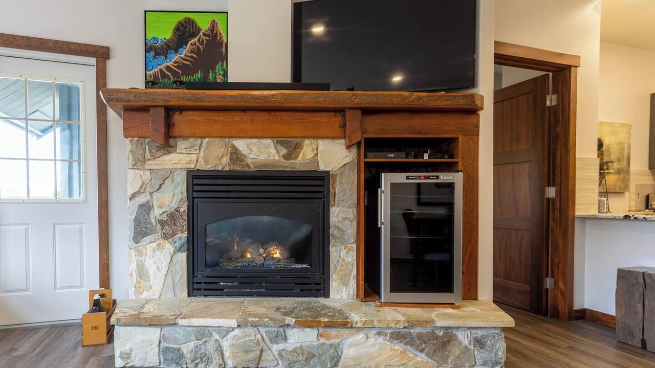 Photo of Livingroom in East Kootenay