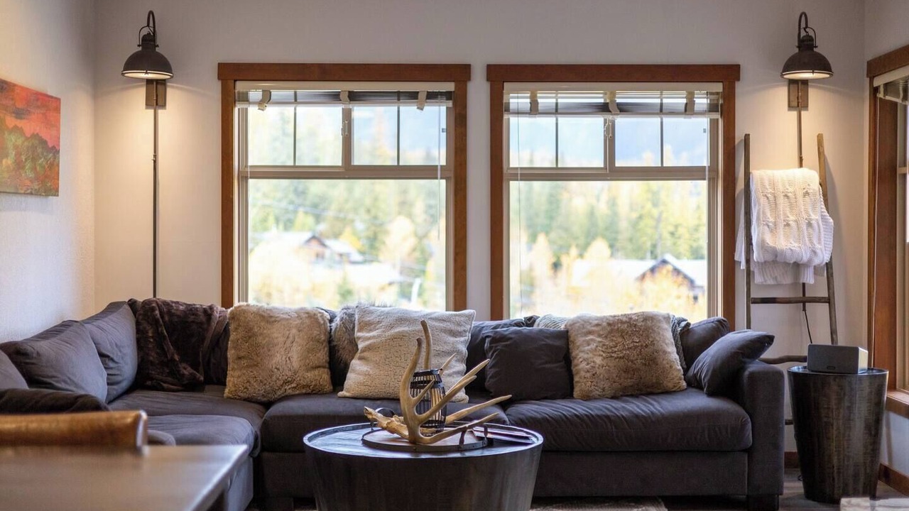 Photo of Livingroom in East Kootenay